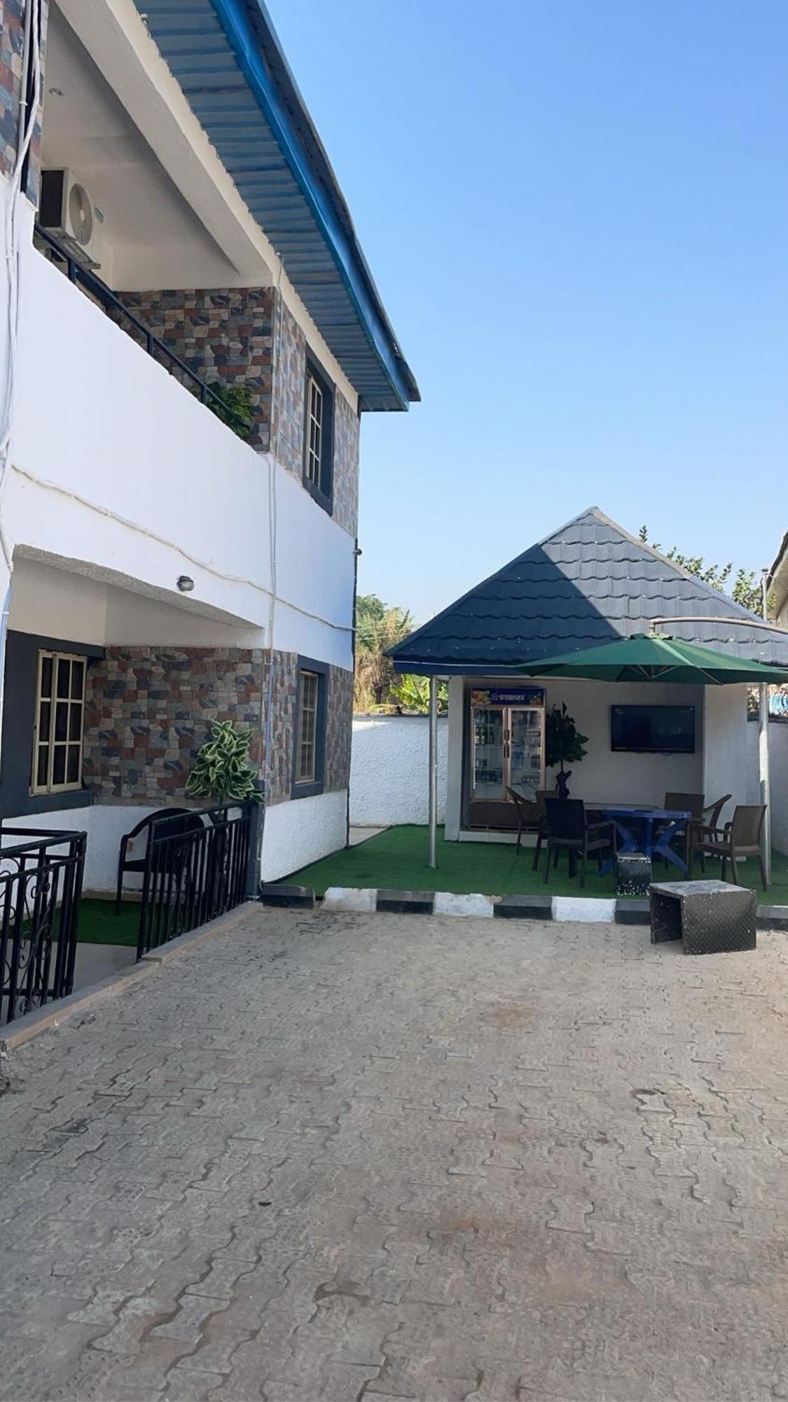 501 Aparthotel Akure Exterior photo
